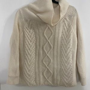 Billabong cream sweater m